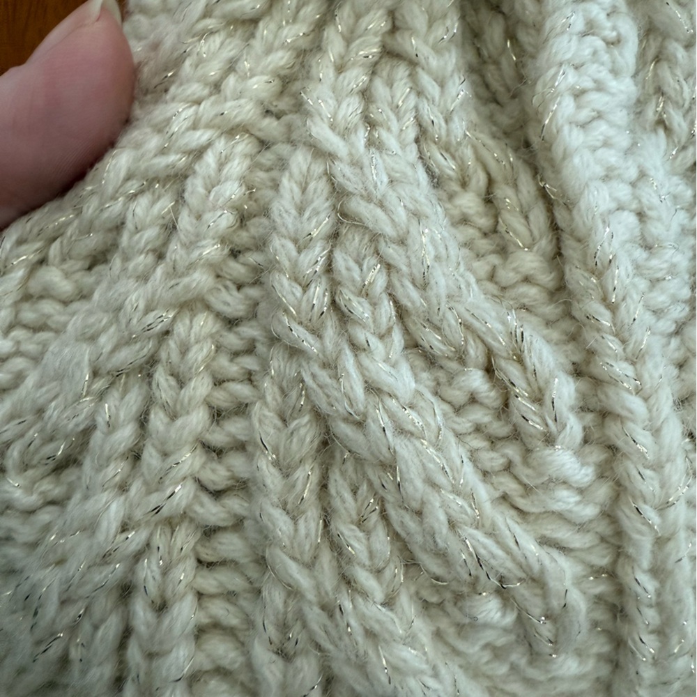 UGG Cream Cable Knit Hat - never worn